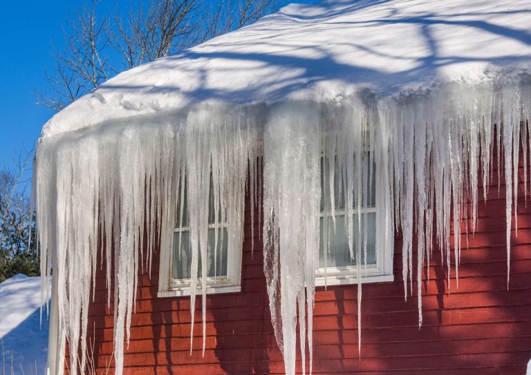 Hvordan måke snø av tak