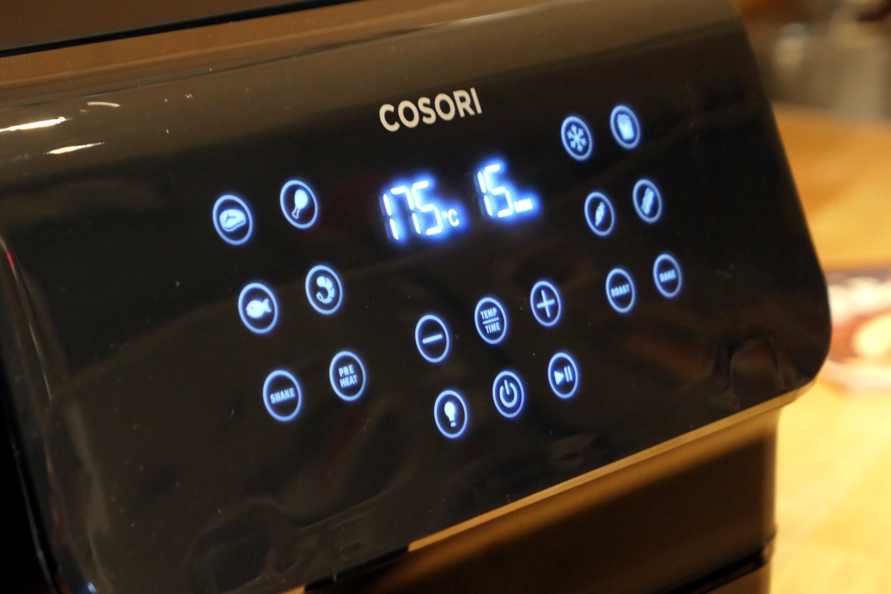 Cosori Premium II Plus touchpanel
